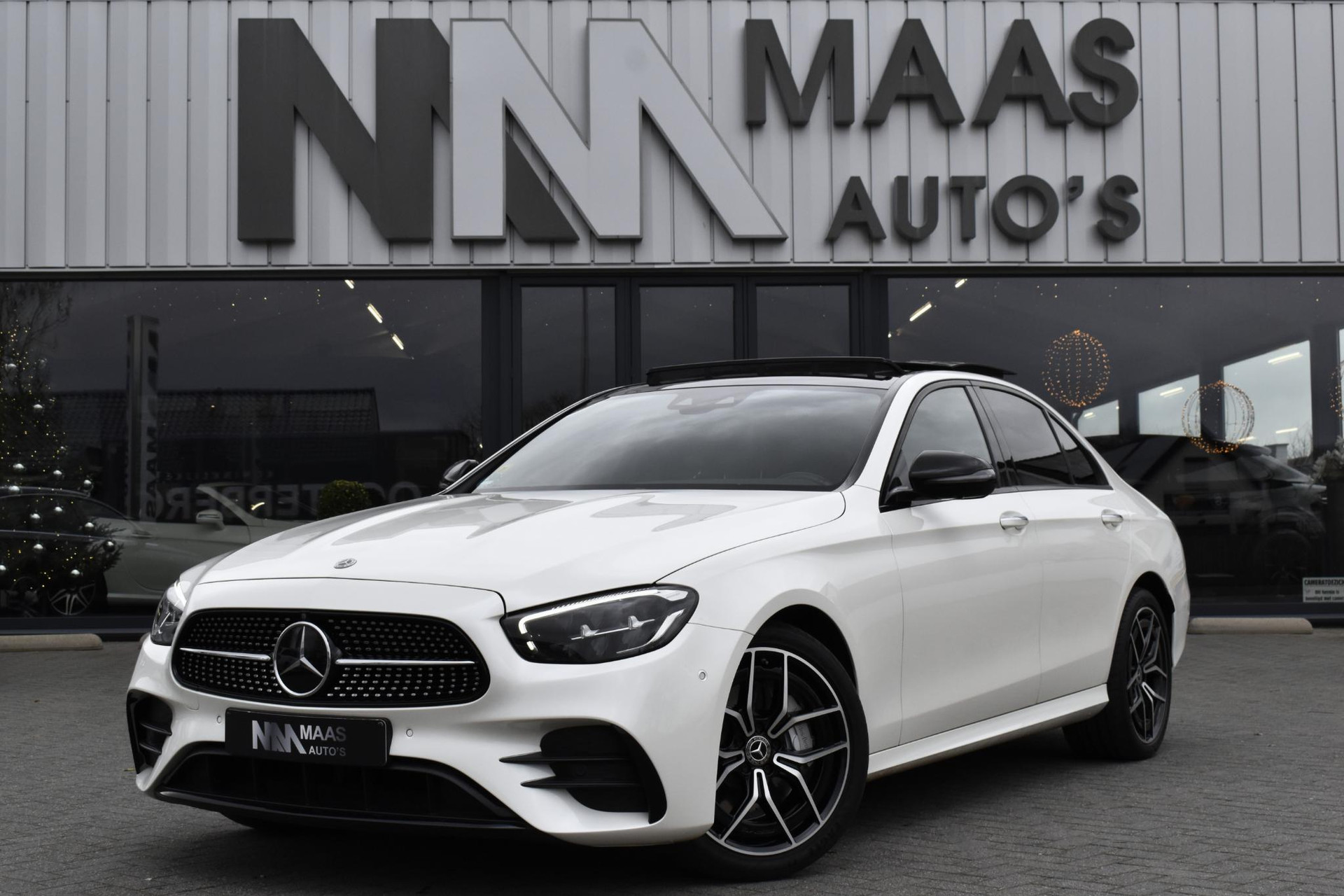 Mercedes-Benz E-Klasse 300 e Business Solution AMG BTW Pano 49929528-0.jpg | Maas Auto's