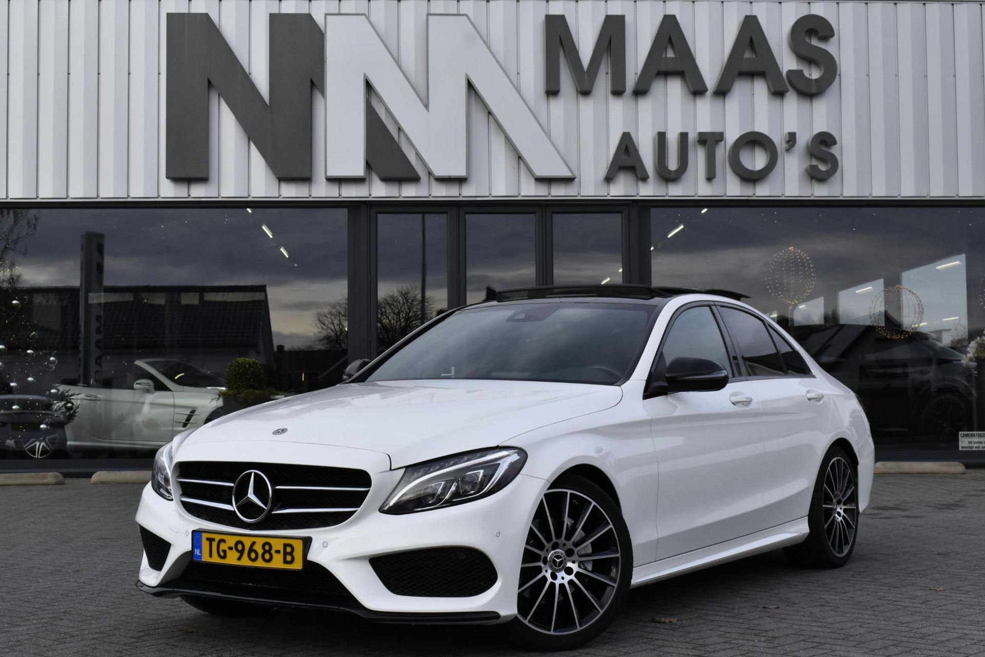 Mercedes-Benz C-Klasse 180 AMG NIGHT PANORAMADAK 19 inch 49930268-0.jpg | Maas Auto's