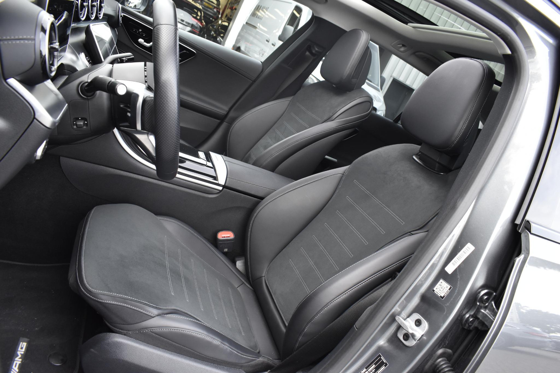 Mercedes-Benz C-Klasse Estate 180 AMG PANORAMADAK NIGHT BTW 40895160-11.jpg | Maas Auto's