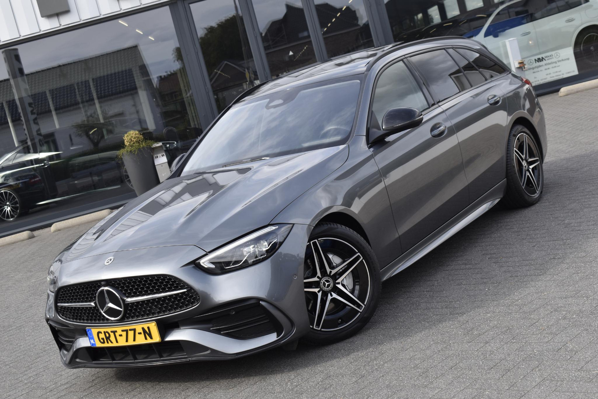 Mercedes-Benz C-Klasse Estate 180 AMG PANORAMADAK NIGHT BTW 40895160-3.jpg | Maas Auto's