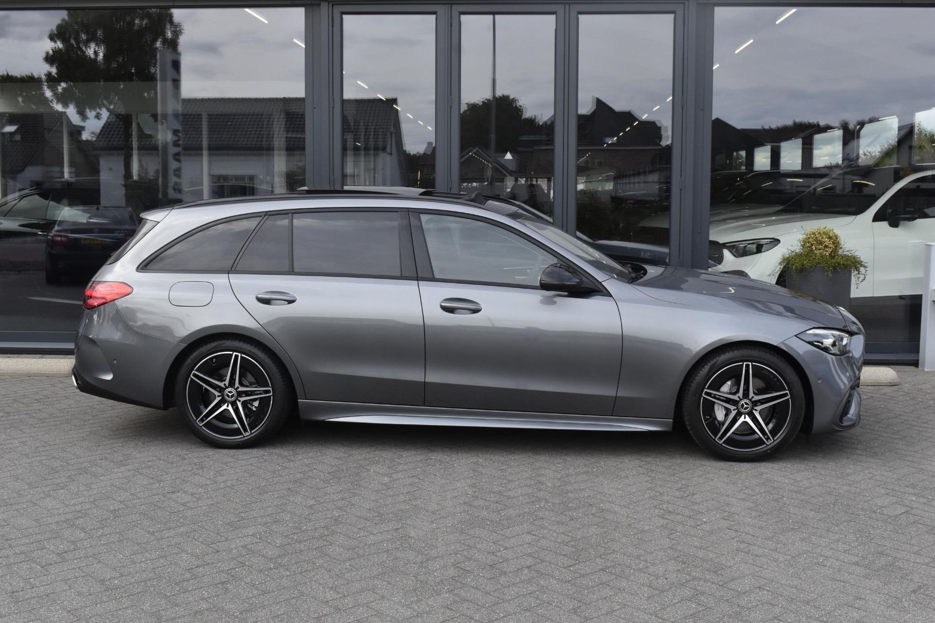 Mercedes-Benz C-Klasse Estate 180 AMG PANORAMADAK NIGHT BTW 40895160-9.jpg | Maas Auto's