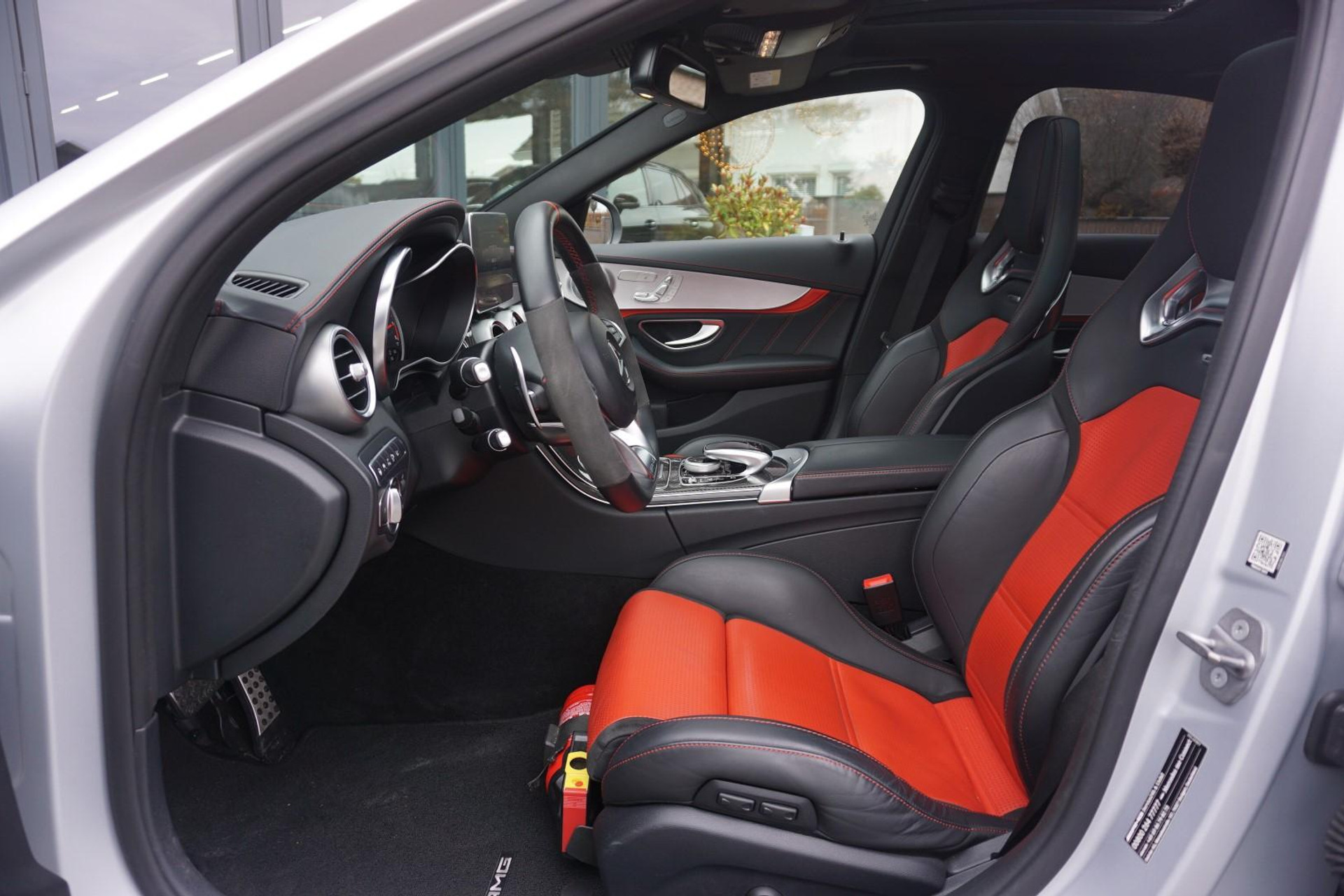Mercedes-Benz C-Klasse AMG 63 S PANORAMDAK PERFORMANCE STOELEN 41642089-8.jpg | Maas Auto's