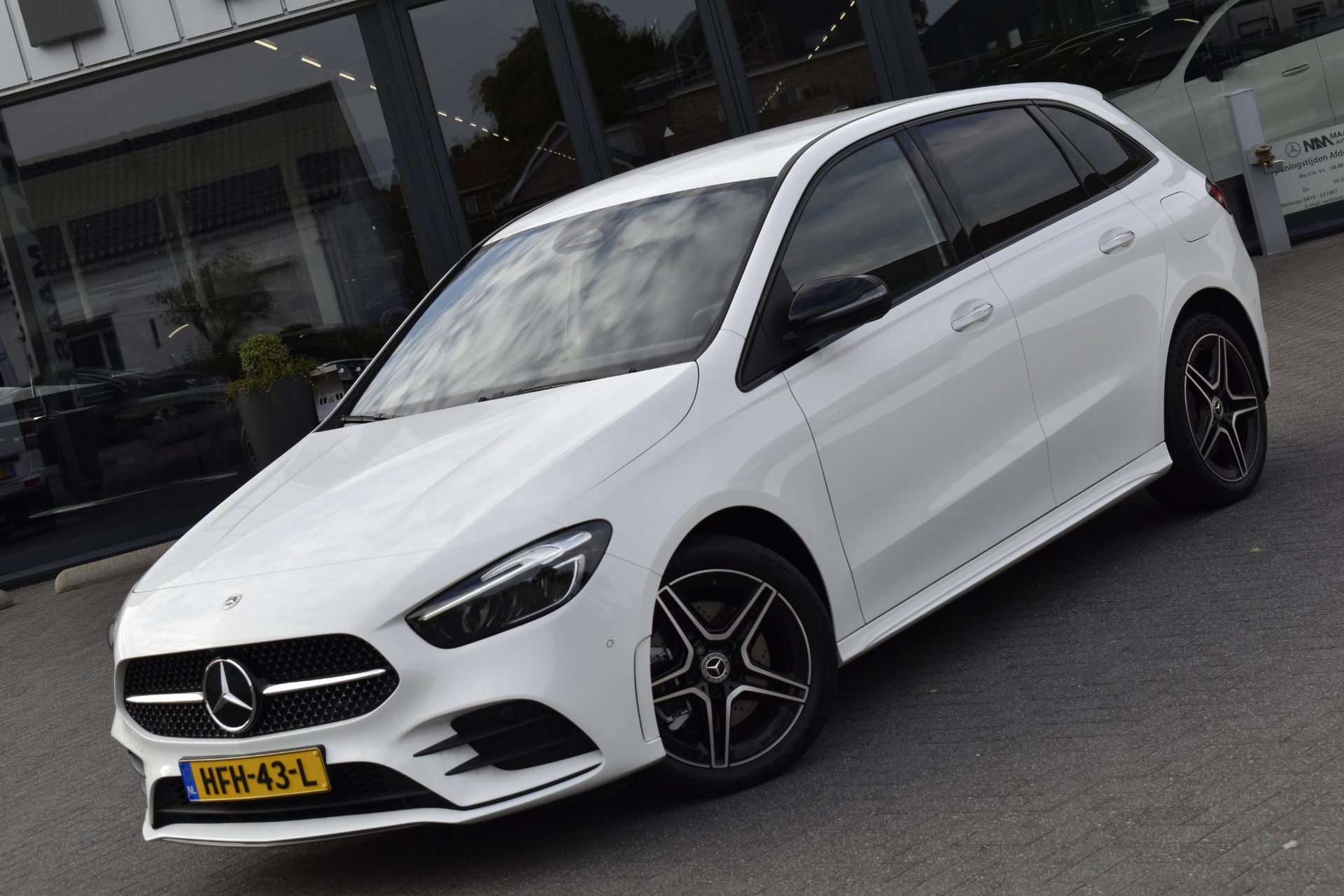 Mercedes-Benz B-Klasse 250 e AMG Line Facelift BTW 42527024-2.jpg | Maas Auto's