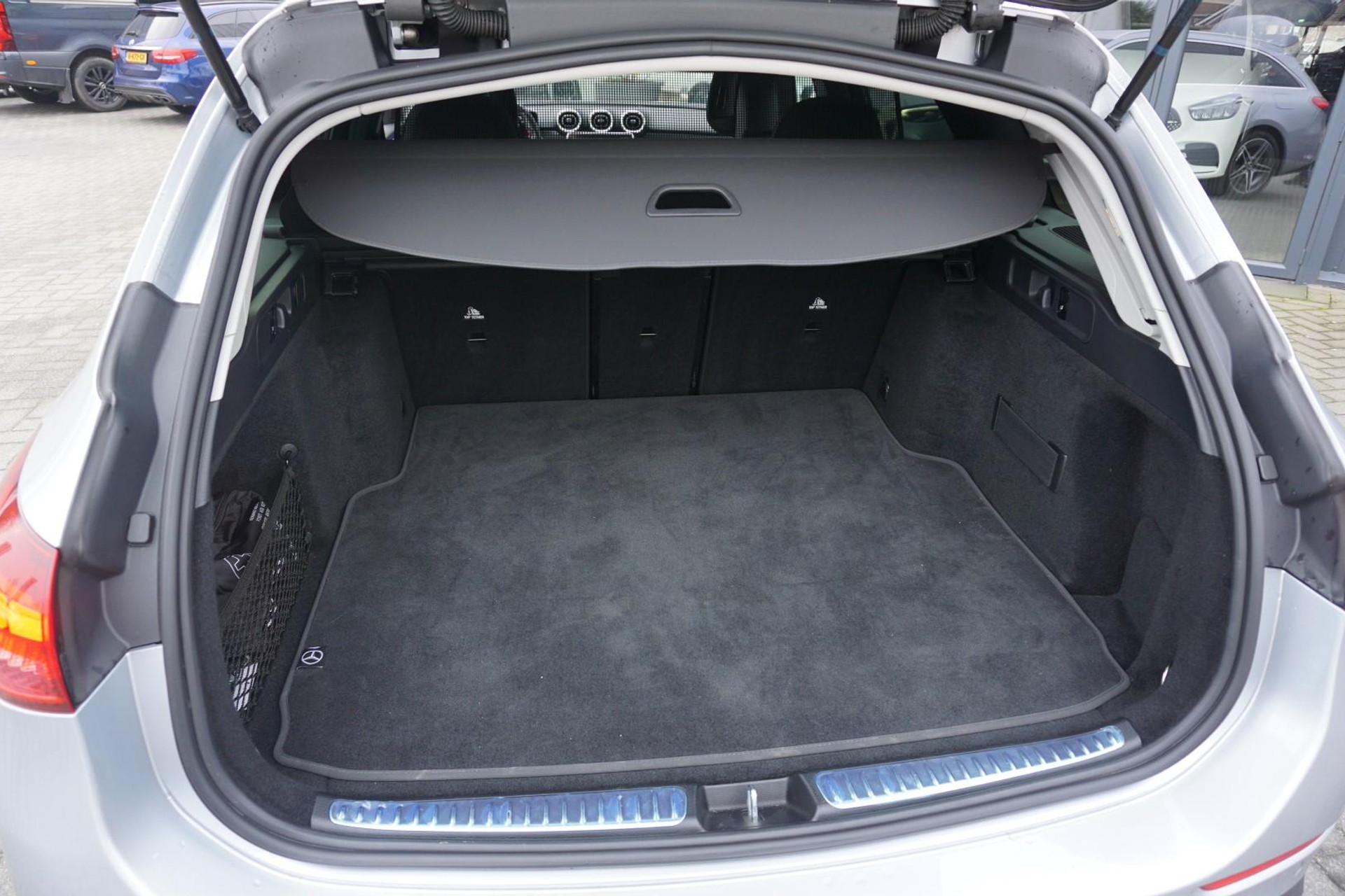 Mercedes-Benz C-Klasse Estate 180 AMG Line 42883511-17.jpg | Maas Auto's