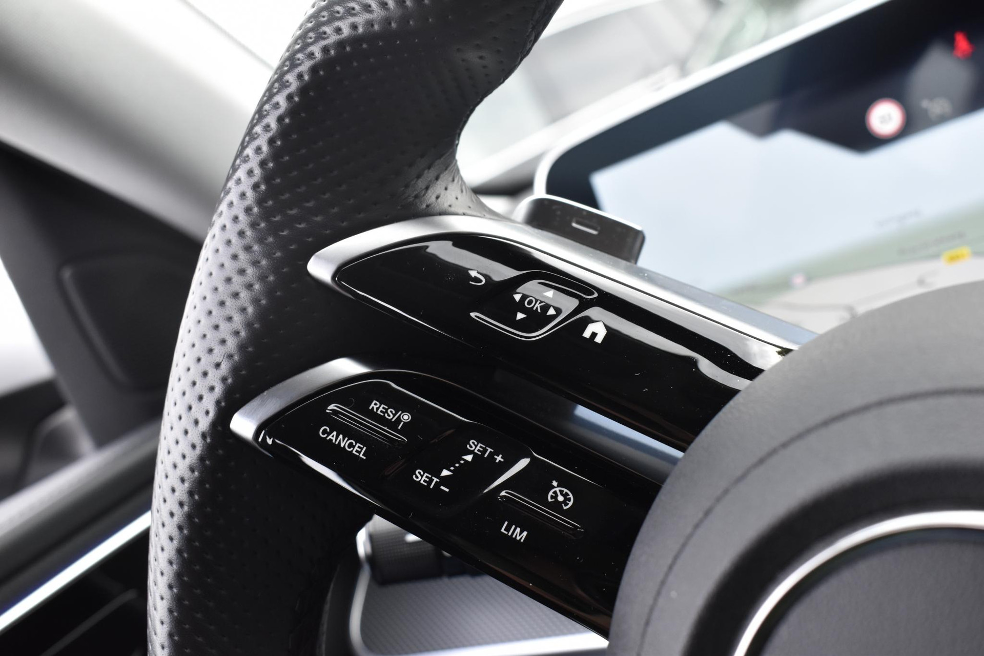 Mercedes-Benz C-Klasse Estate 180 AMG Line 42883511-21.jpg | Maas Auto's