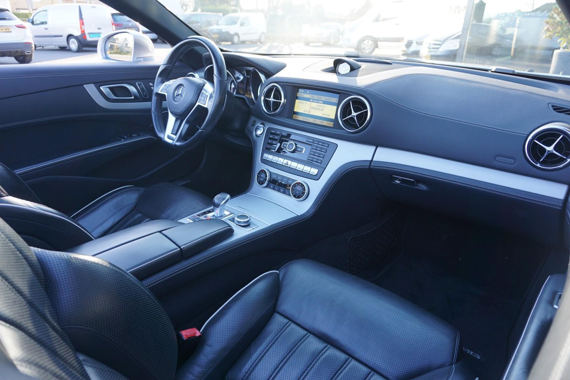 Mercedes-Benz SL-Klasse 500 AMG MAGIC SKY DISTRONIC 43601155-10.jpg | Maas Auto's