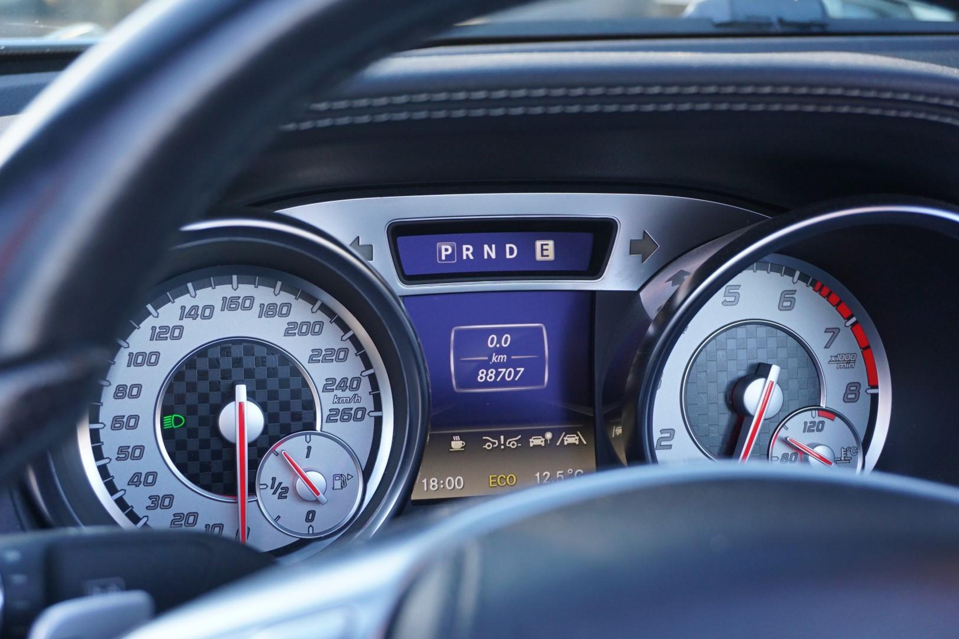 Mercedes-Benz SL-Klasse 500 AMG MAGIC SKY DISTRONIC 43601155-11.jpg | Maas Auto's