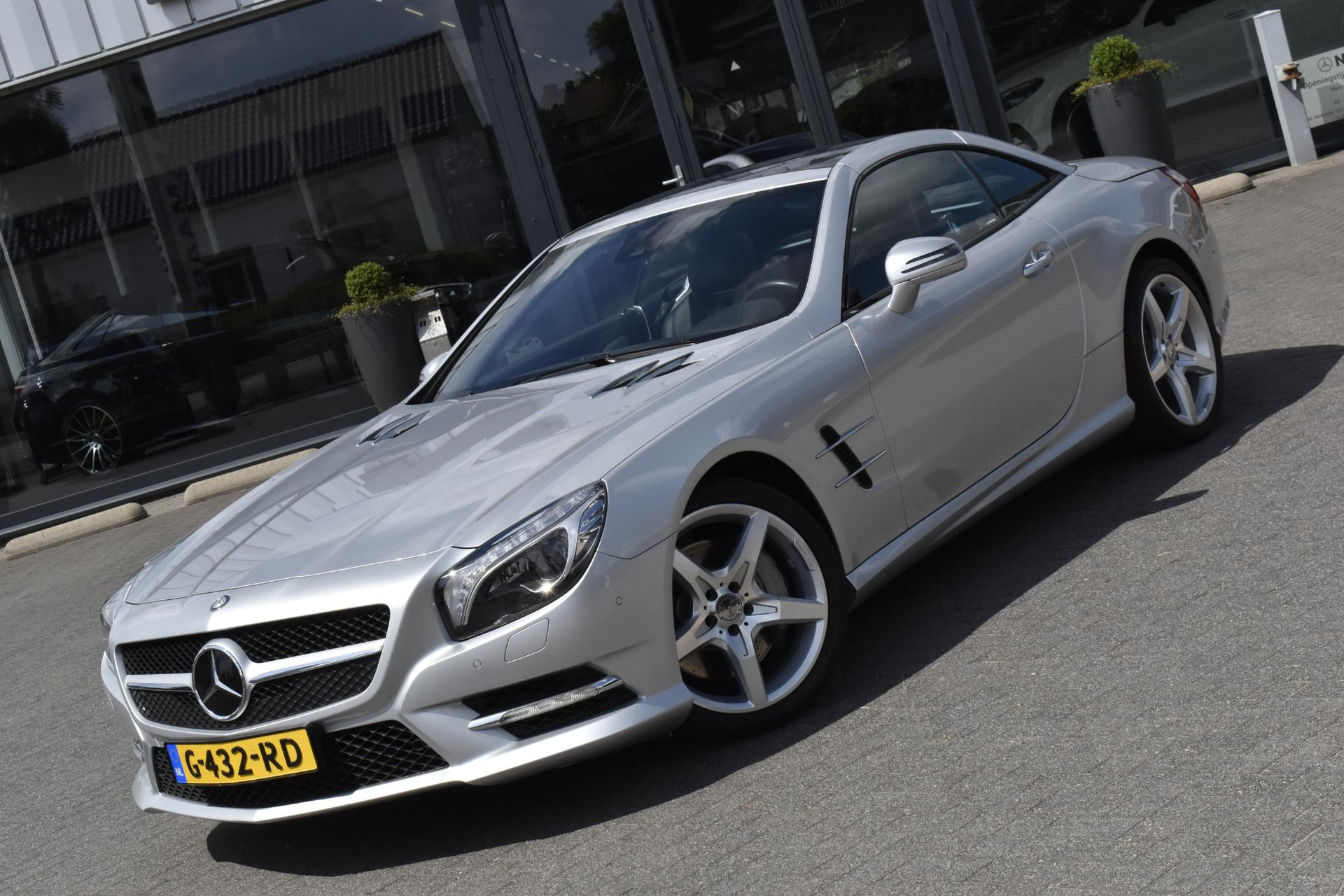 Mercedes-Benz SL-Klasse 500 AMG MAGIC SKY DISTRONIC 43601155-3.jpg | Maas Auto's