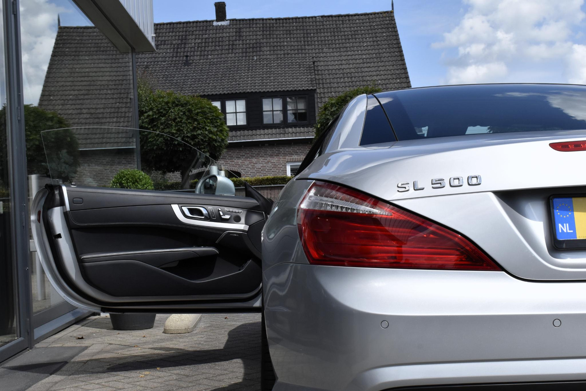 Mercedes-Benz SL-Klasse 500 AMG MAGIC SKY DISTRONIC 43601155-5.jpg | Maas Auto's