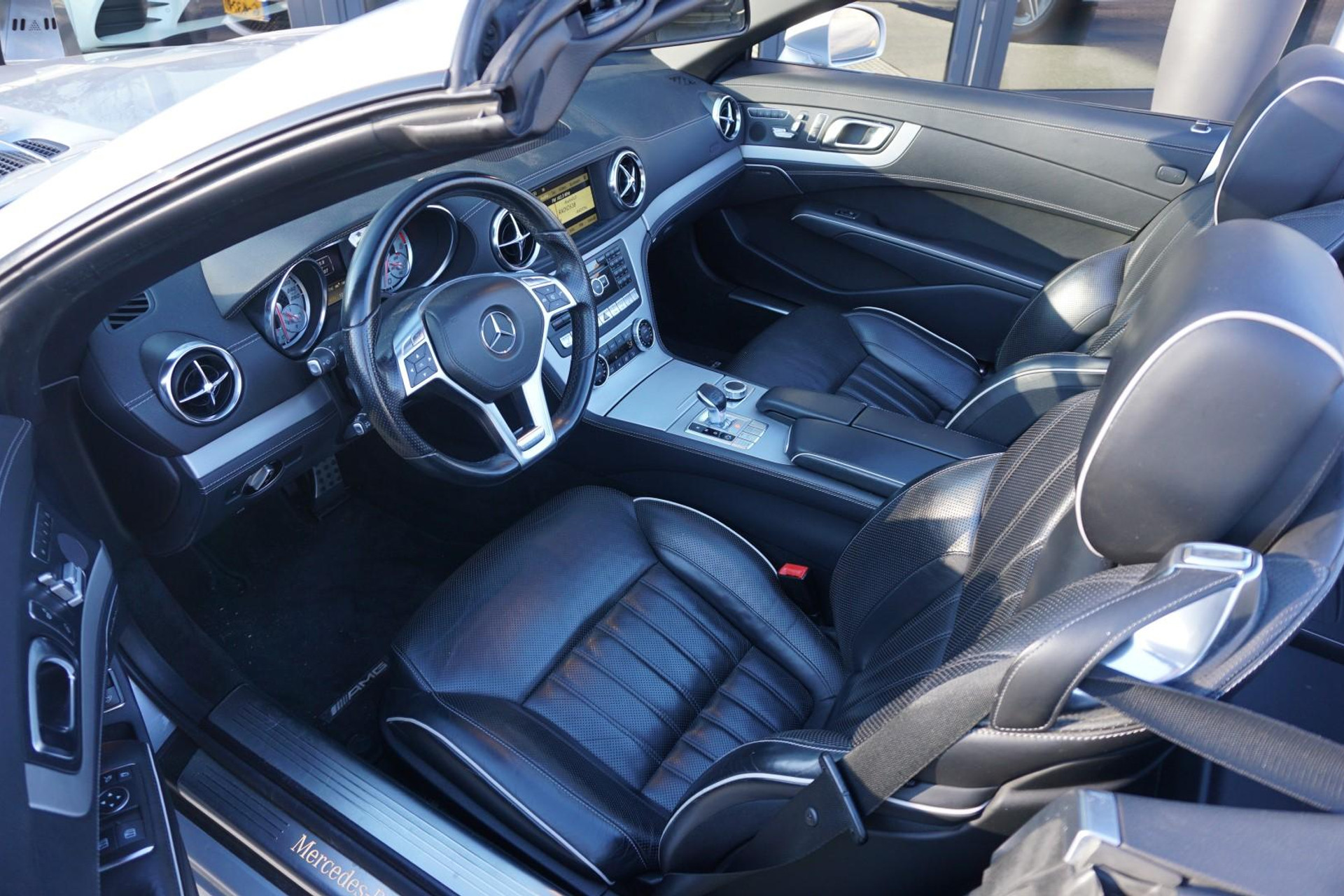 Mercedes-Benz SL-Klasse 500 AMG MAGIC SKY DISTRONIC 43601155-9.jpg | Maas Auto's