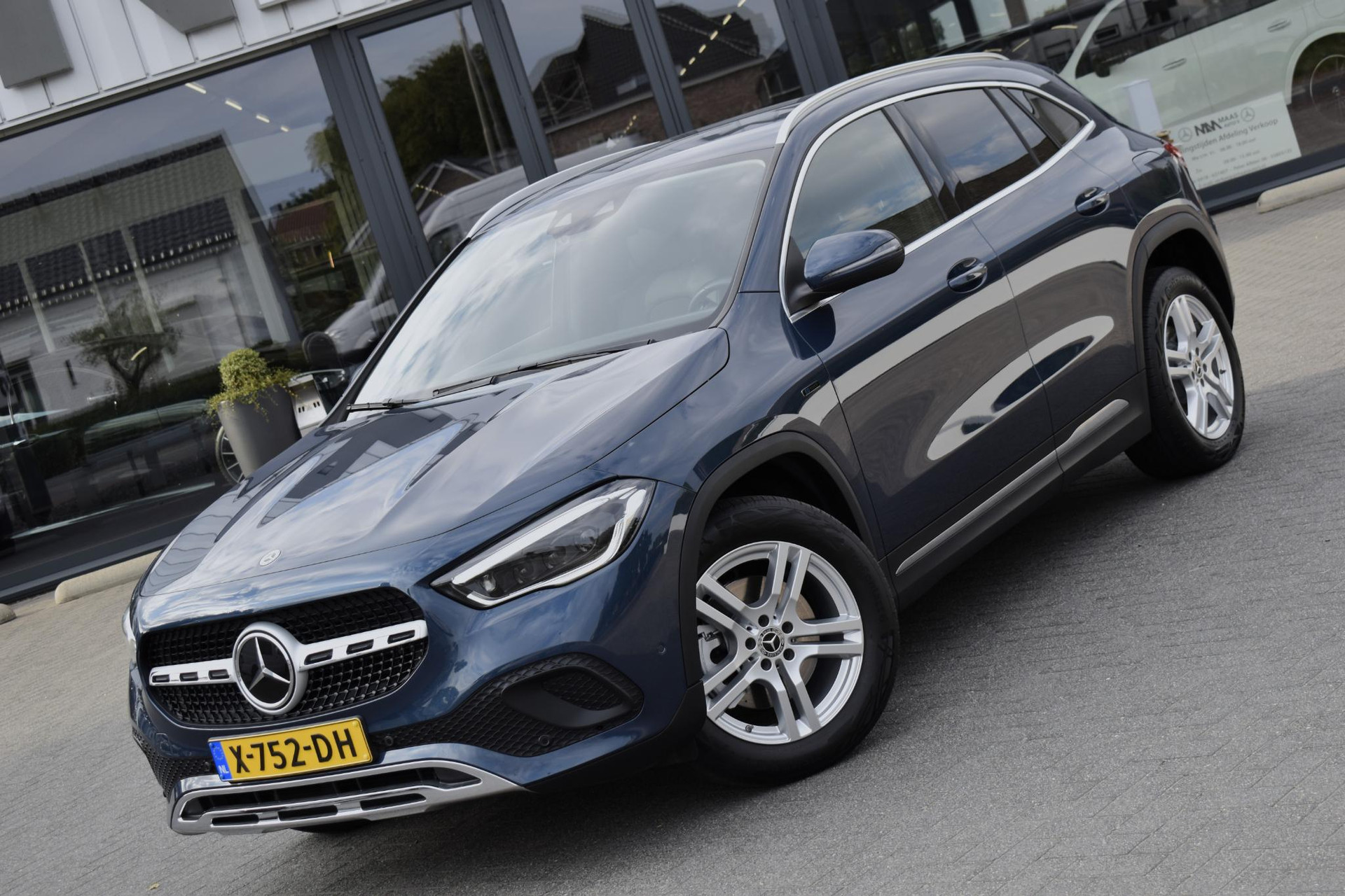 Mercedes-Benz GLA 250 e Progressive Distronic Carplay 45100227-2.jpg | Maas Auto's