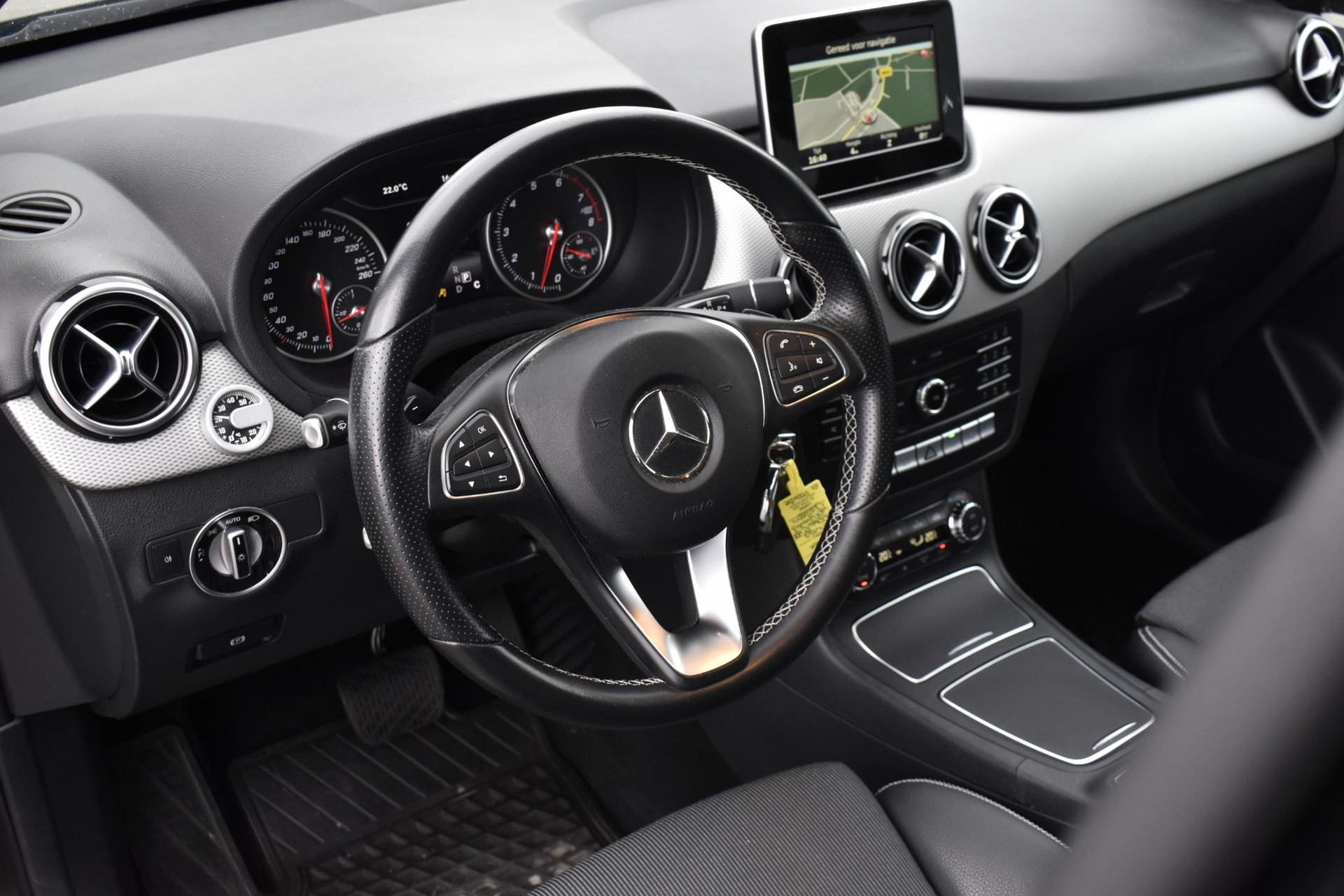 Mercedes-Benz B-Klasse 200 Urban Klaphaak 46644349-2.jpg | Maas Auto's