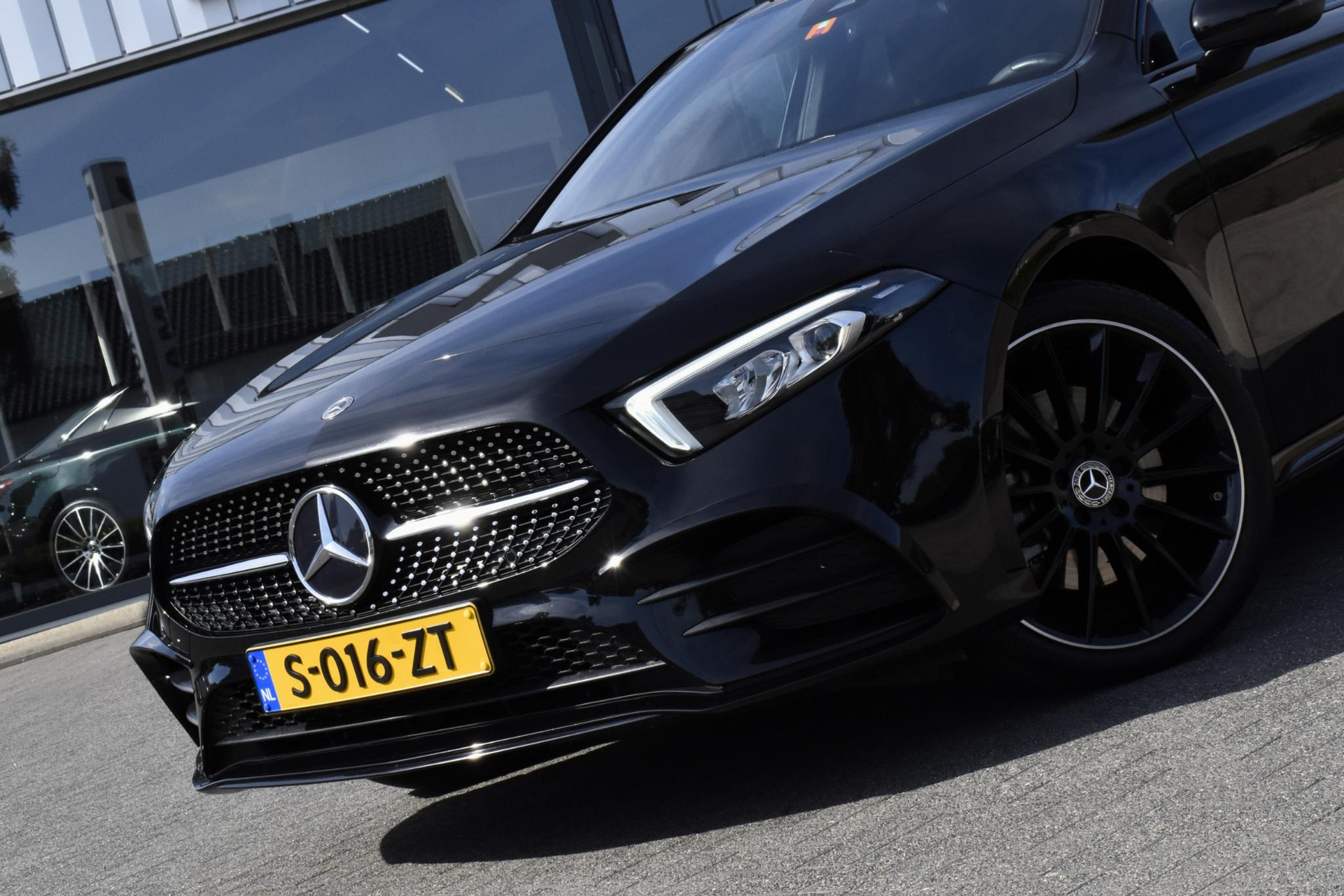Mercedes-Benz A-Klasse 250 e AMG Line 47096759-1.jpg | Maas Auto's