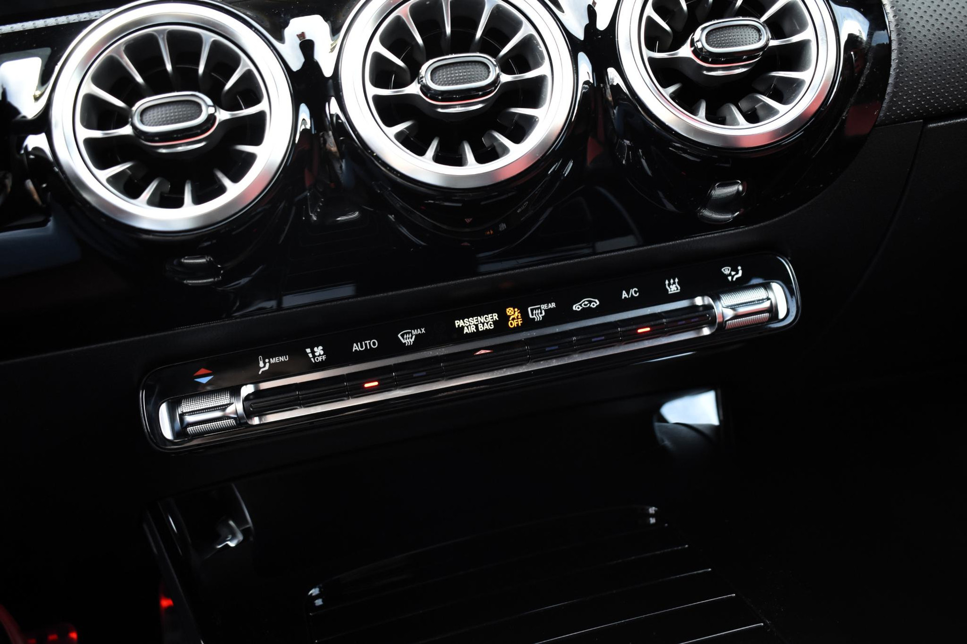 Mercedes-Benz A-Klasse 250 e AMG Line 47096759-15.jpg | Maas Auto's