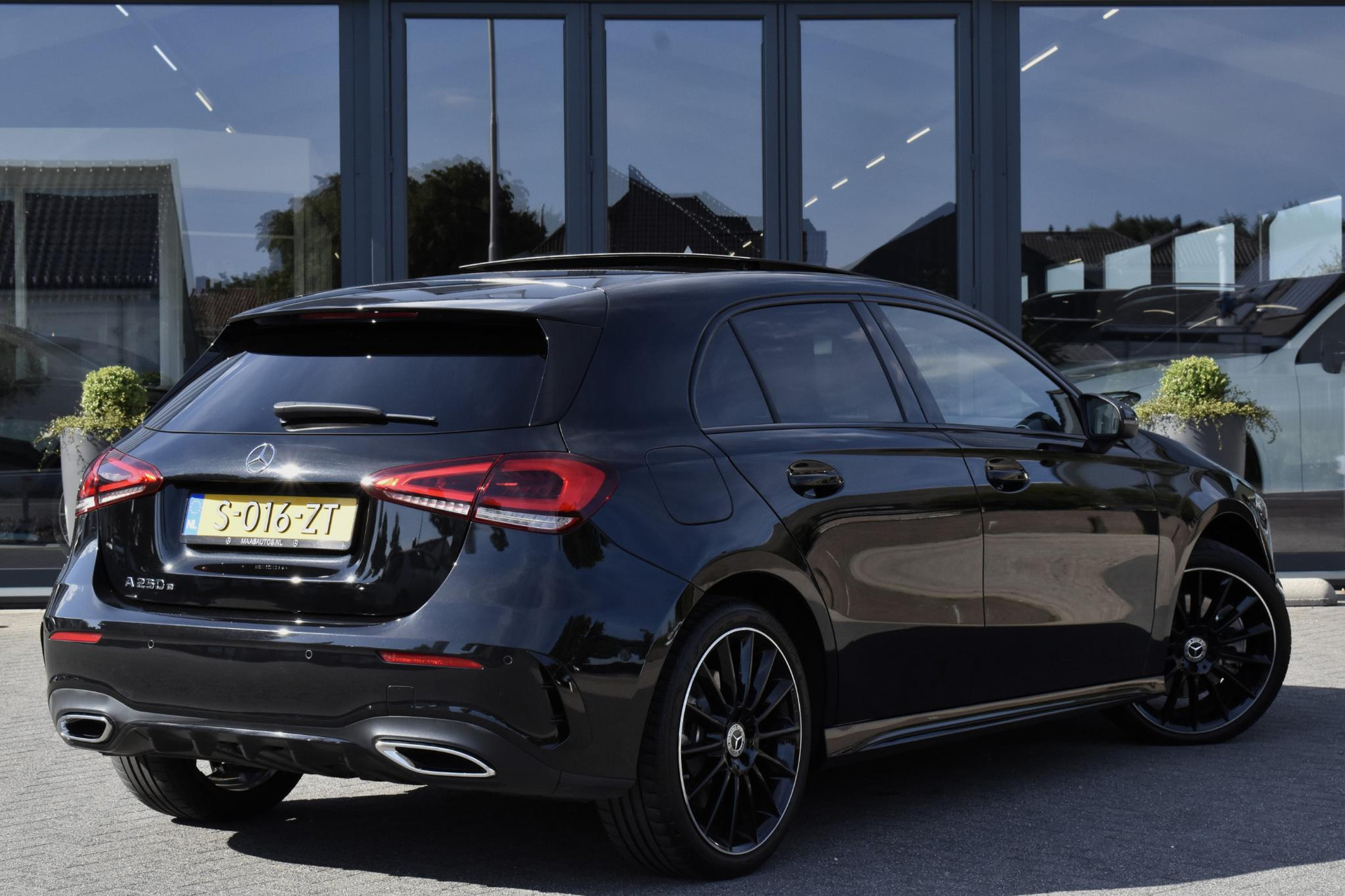 Mercedes-Benz A-Klasse 250 e AMG Line 47096759-4.jpg | Maas Auto's