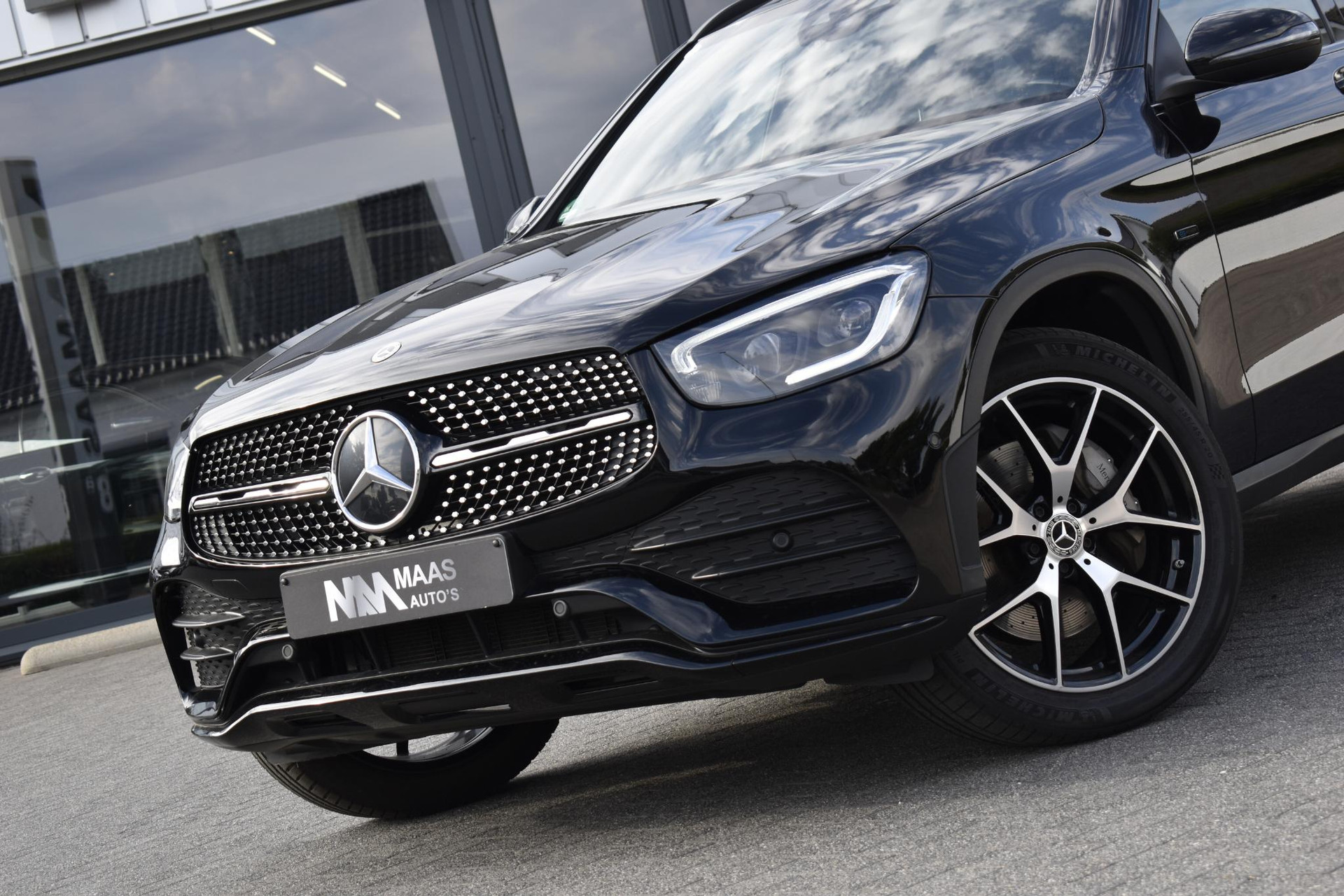 Mercedes-Benz GLC 300e 4MATIC AMG-Line BTW 47227463-1.jpg | Maas Auto's