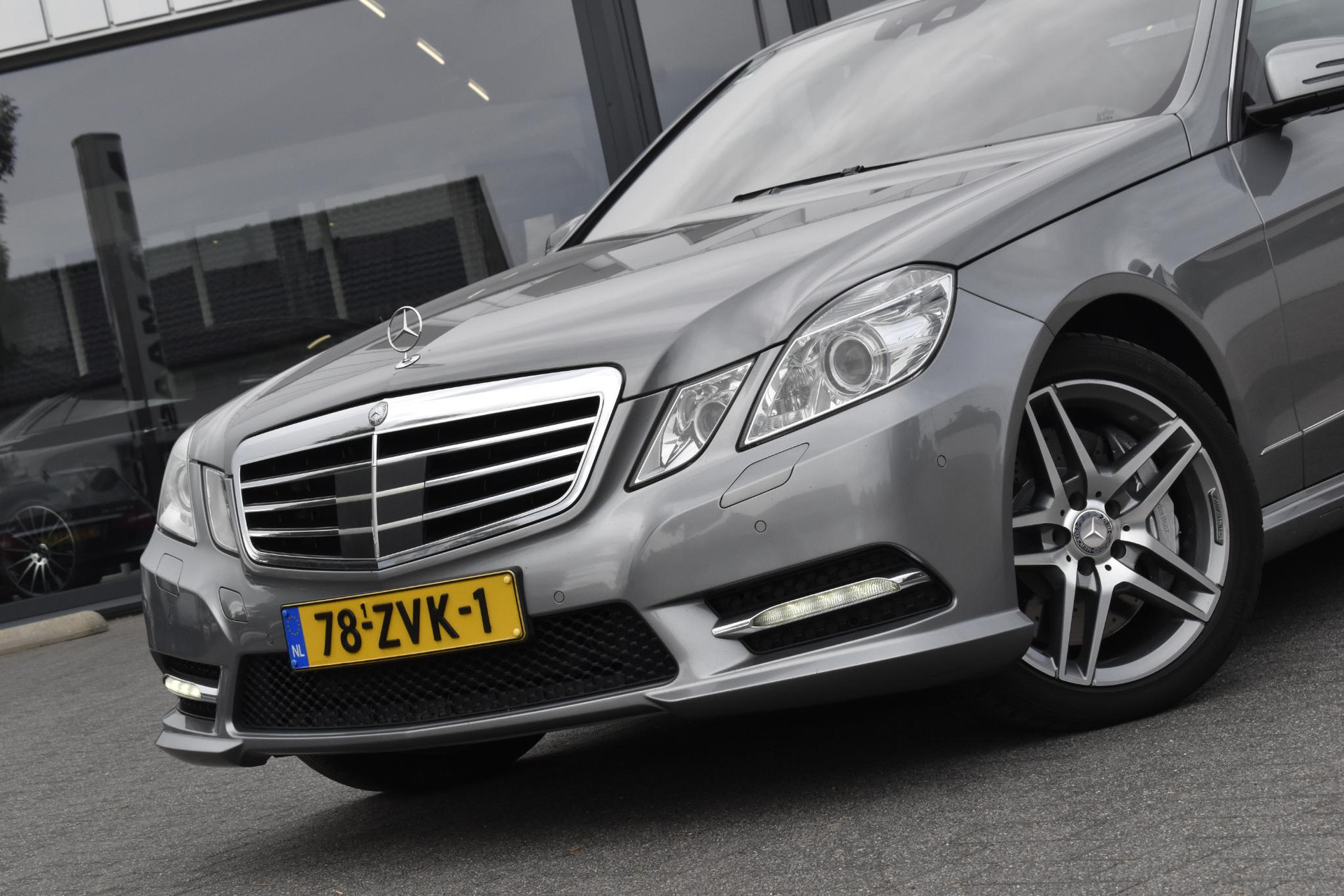 Mercedes-Benz E-Klasse 500 Edition Sport AMG 4-Matic 47426934-1.jpg | Maas Auto's