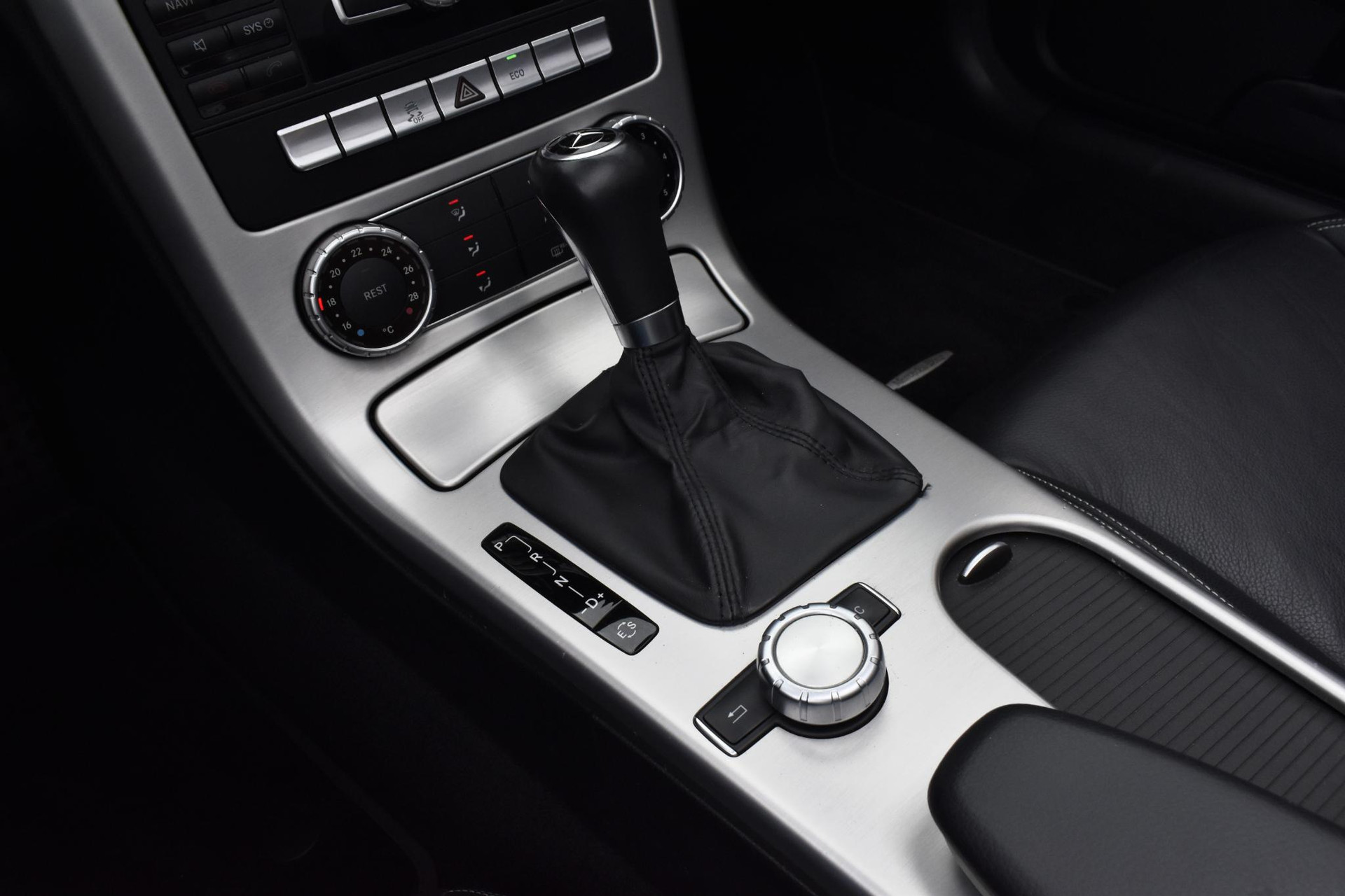 Mercedes-Benz SLK 200 47480072-10.jpg | Maas Auto's