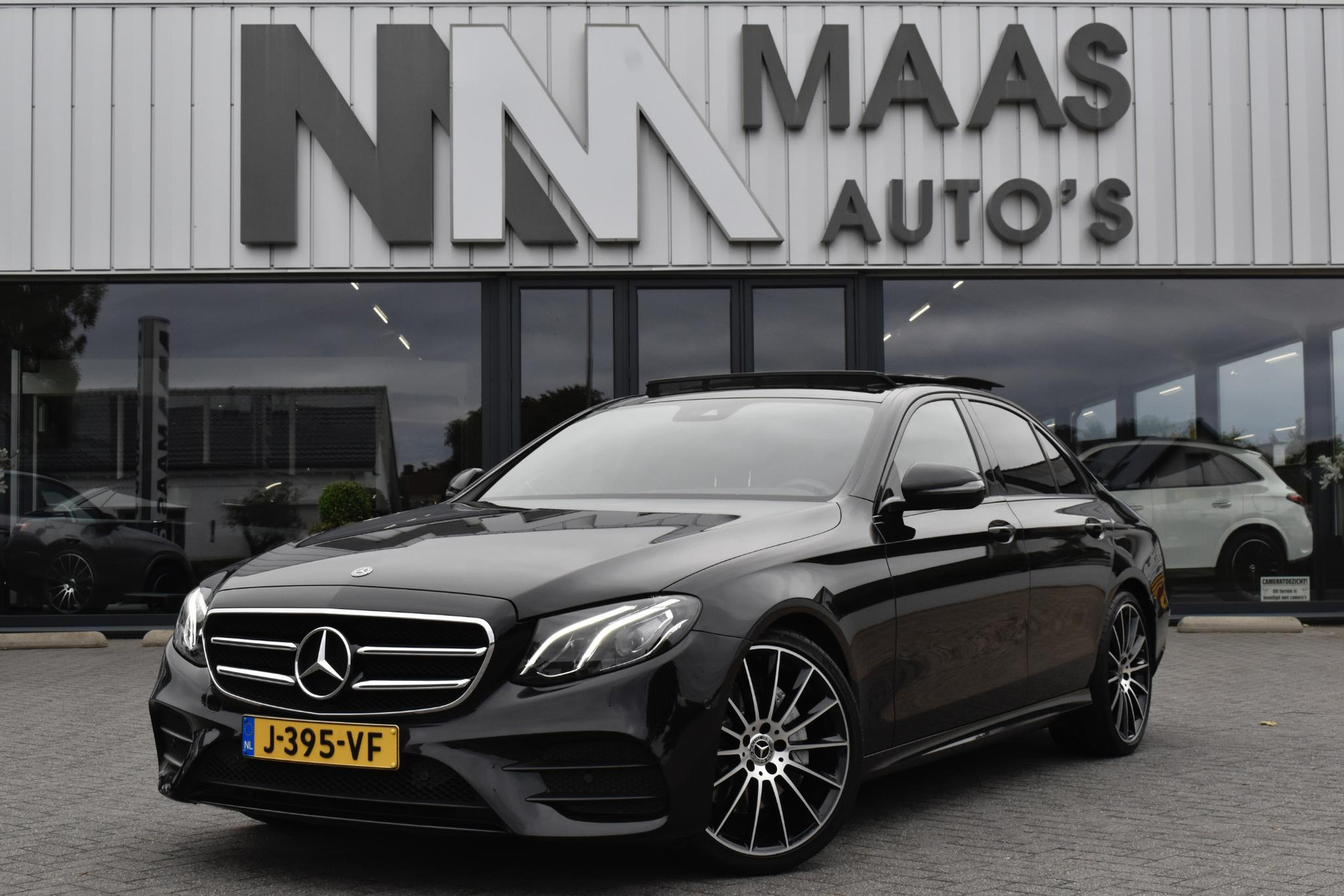 Mercedes-Benz E-Klasse 200 AMG-Line Premium Plus Pano 47760327-0.jpg | Maas Auto's