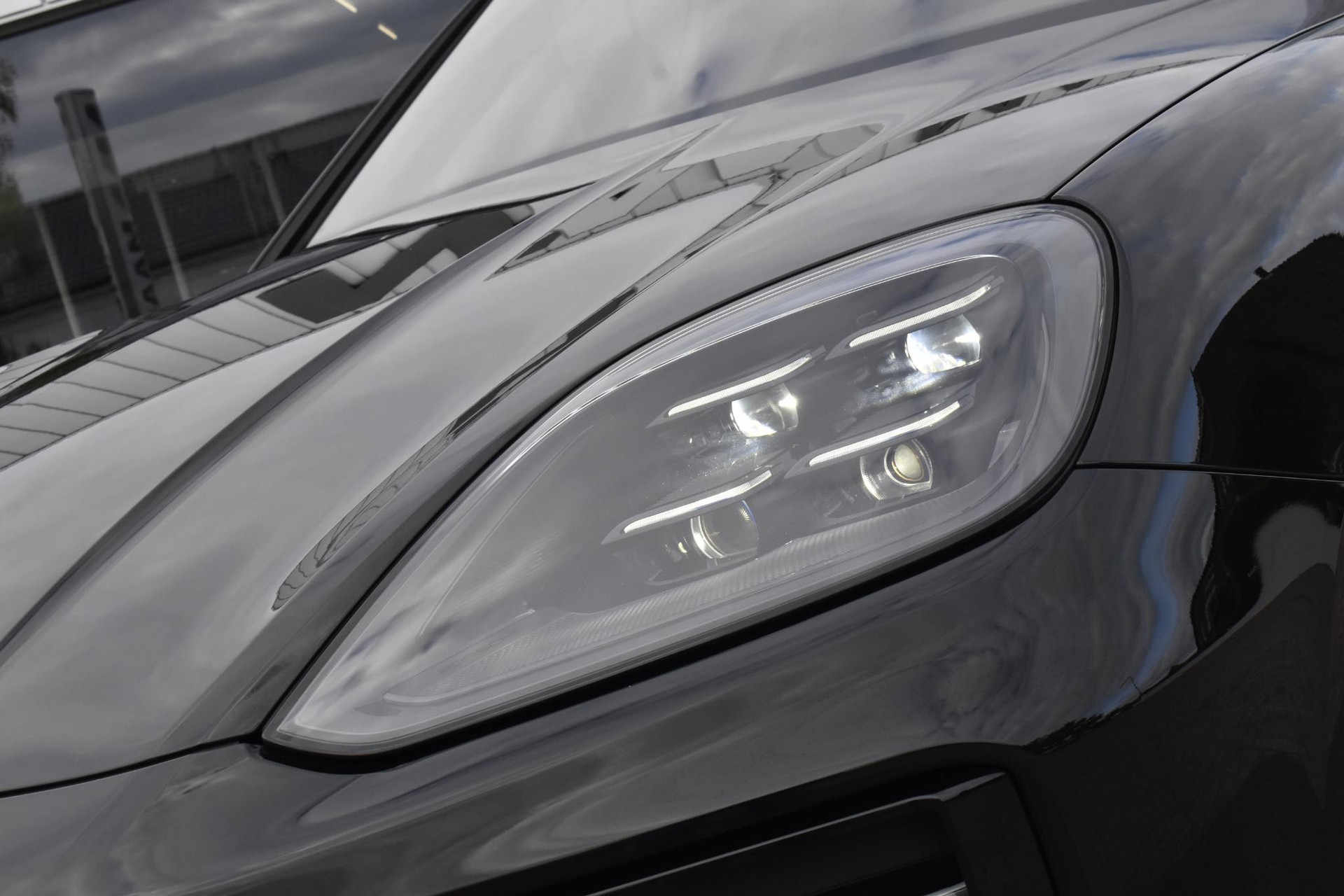 Porsche Cayenne 3.0 E-Hybrid 48092409-2.jpg | Maas Auto's