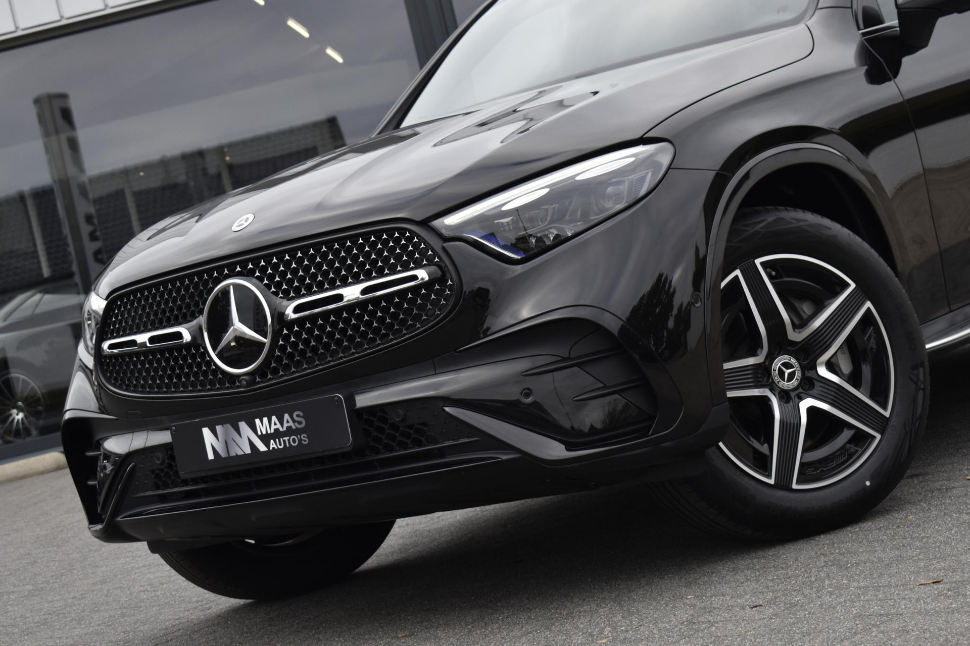 Mercedes-Benz GLC 300e 4MATIC AMG Line BTW 48293394-1.jpg | Maas Auto's