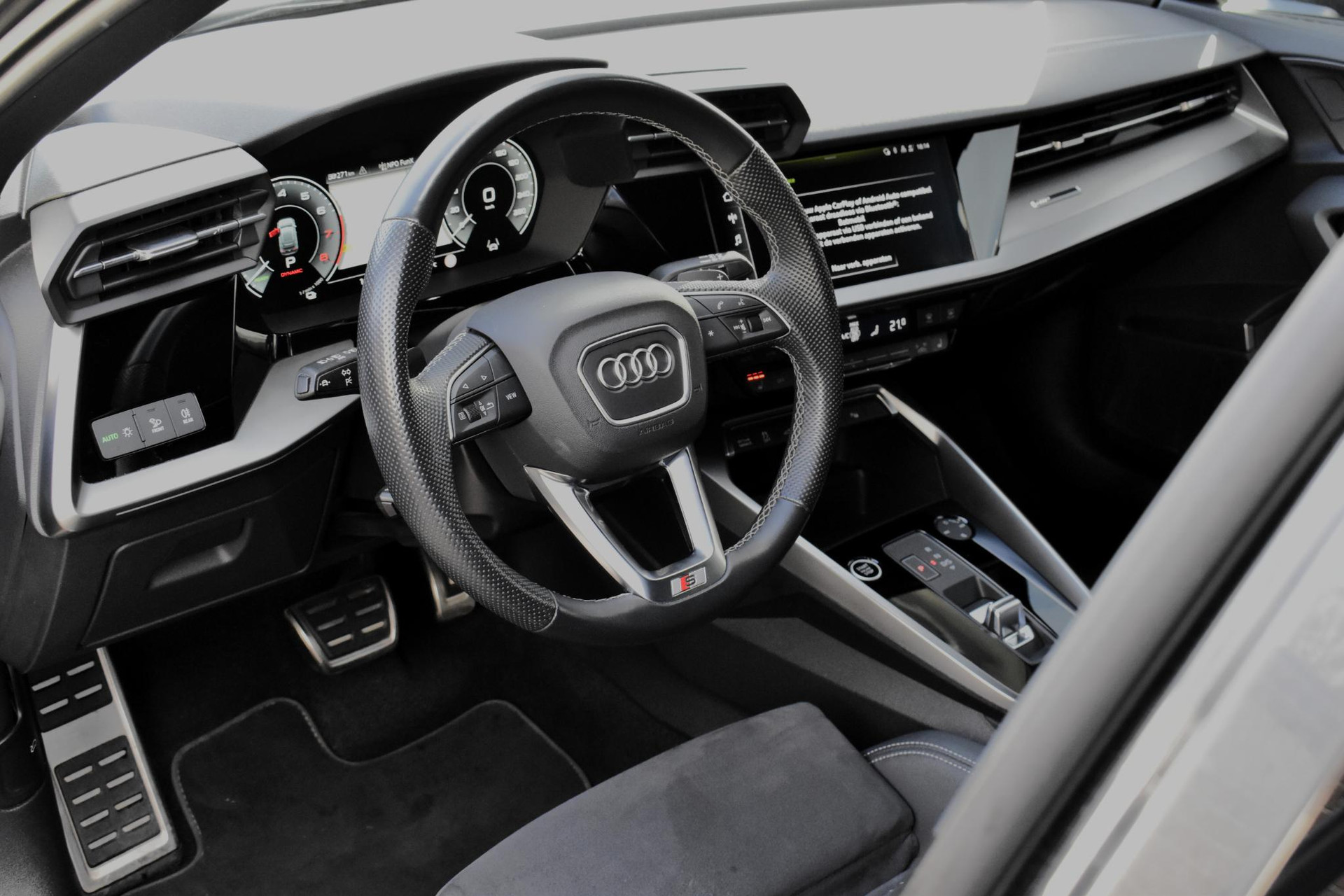 Audi A3 Sportback 45 TFSI e S edition Competition BTW 48658386-10.jpg | Maas Auto's