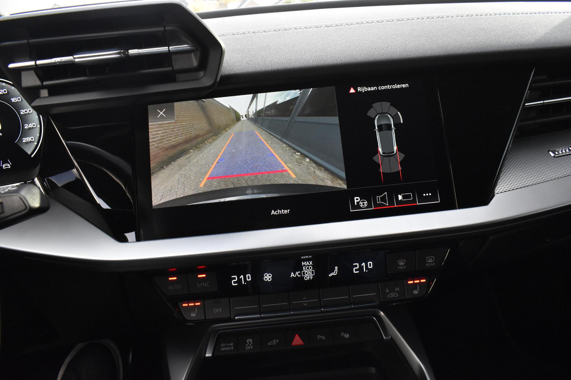 Audi A3 Sportback 45 TFSI e S edition Competition BTW 48658386-12.jpg | Maas Auto's