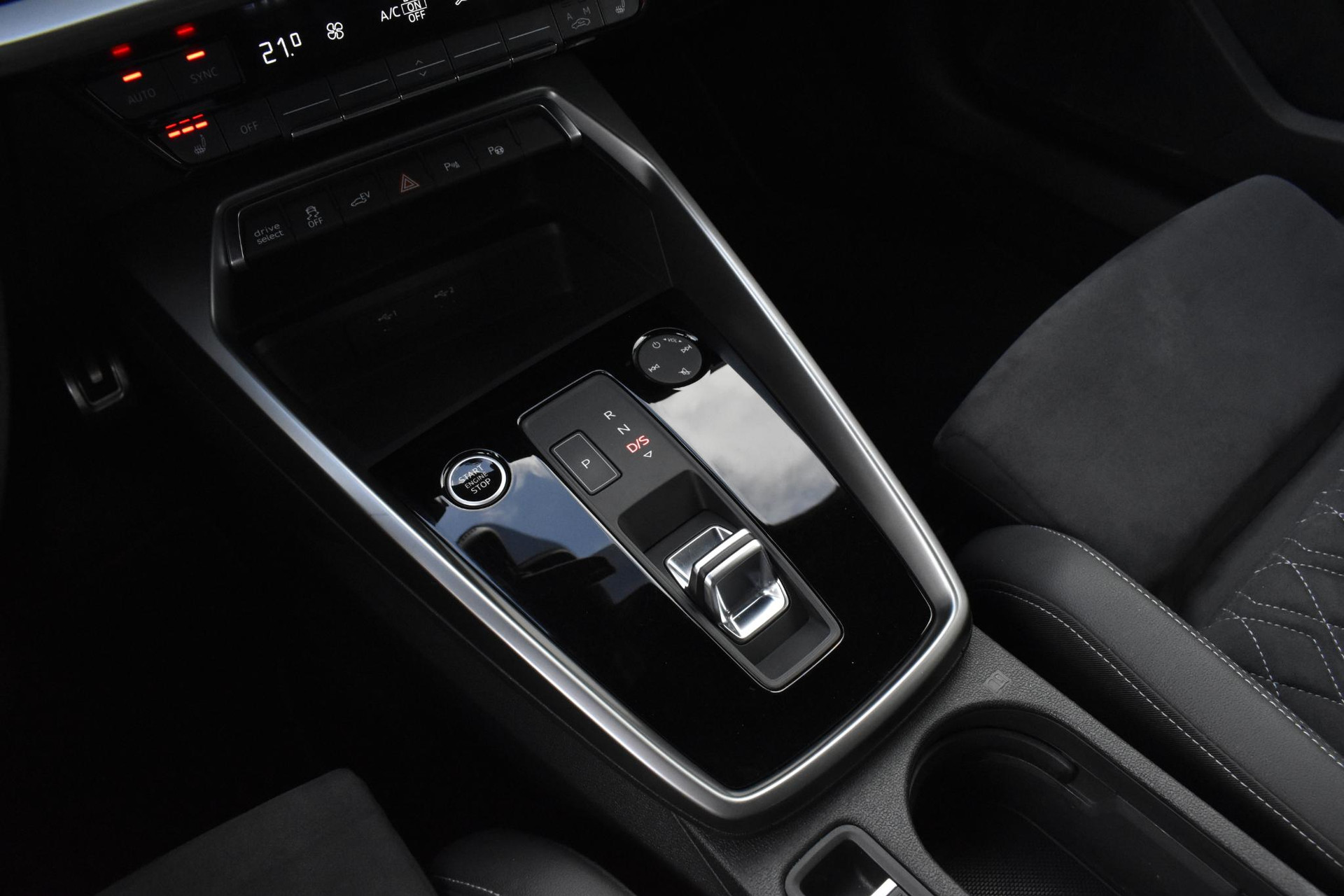 Audi A3 Sportback 45 TFSI e S edition Competition BTW 48658386-16.jpg | Maas Auto's