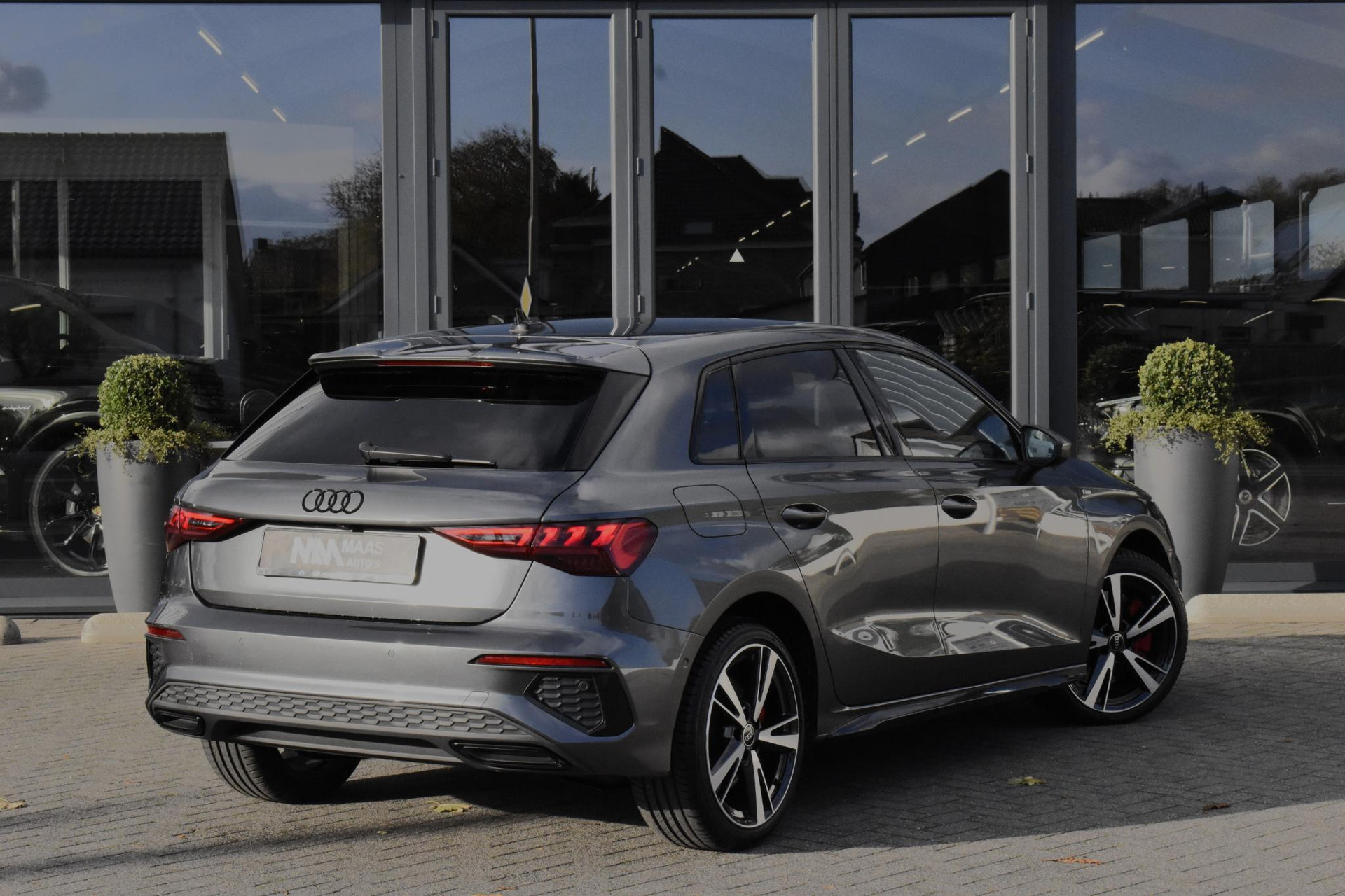 Audi A3 Sportback 45 TFSI e S edition Competition BTW 48658386-4.jpg | Maas Auto's