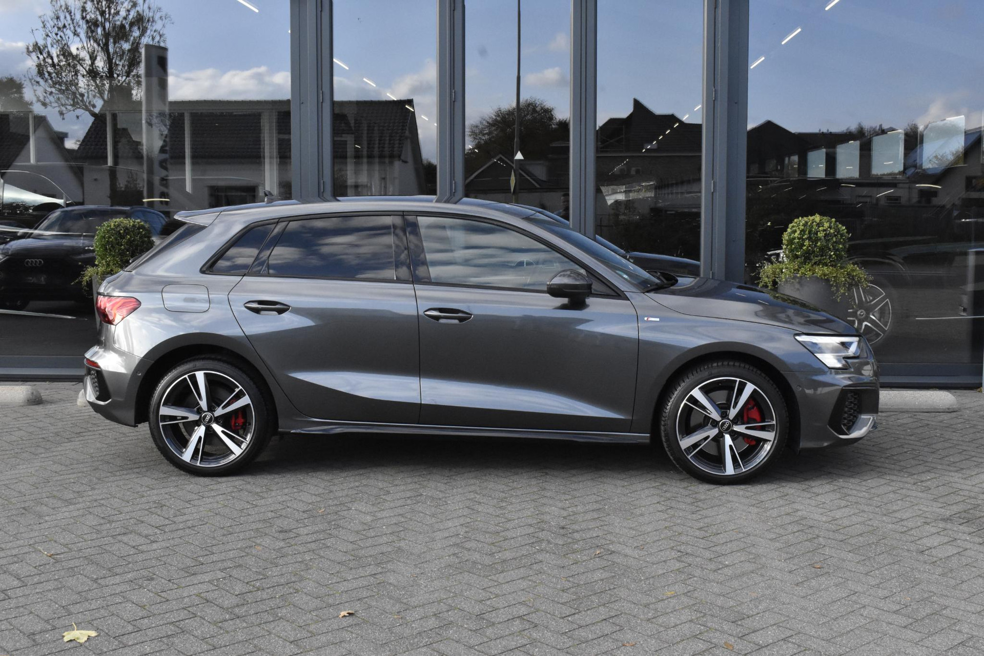 Audi A3 Sportback 45 TFSI e S edition Competition BTW 48658386-7.jpg | Maas Auto's