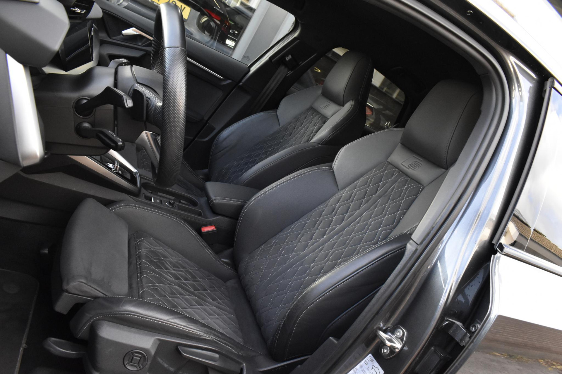 Audi A3 Sportback 45 TFSI e S edition Competition BTW 48658386-8.jpg | Maas Auto's