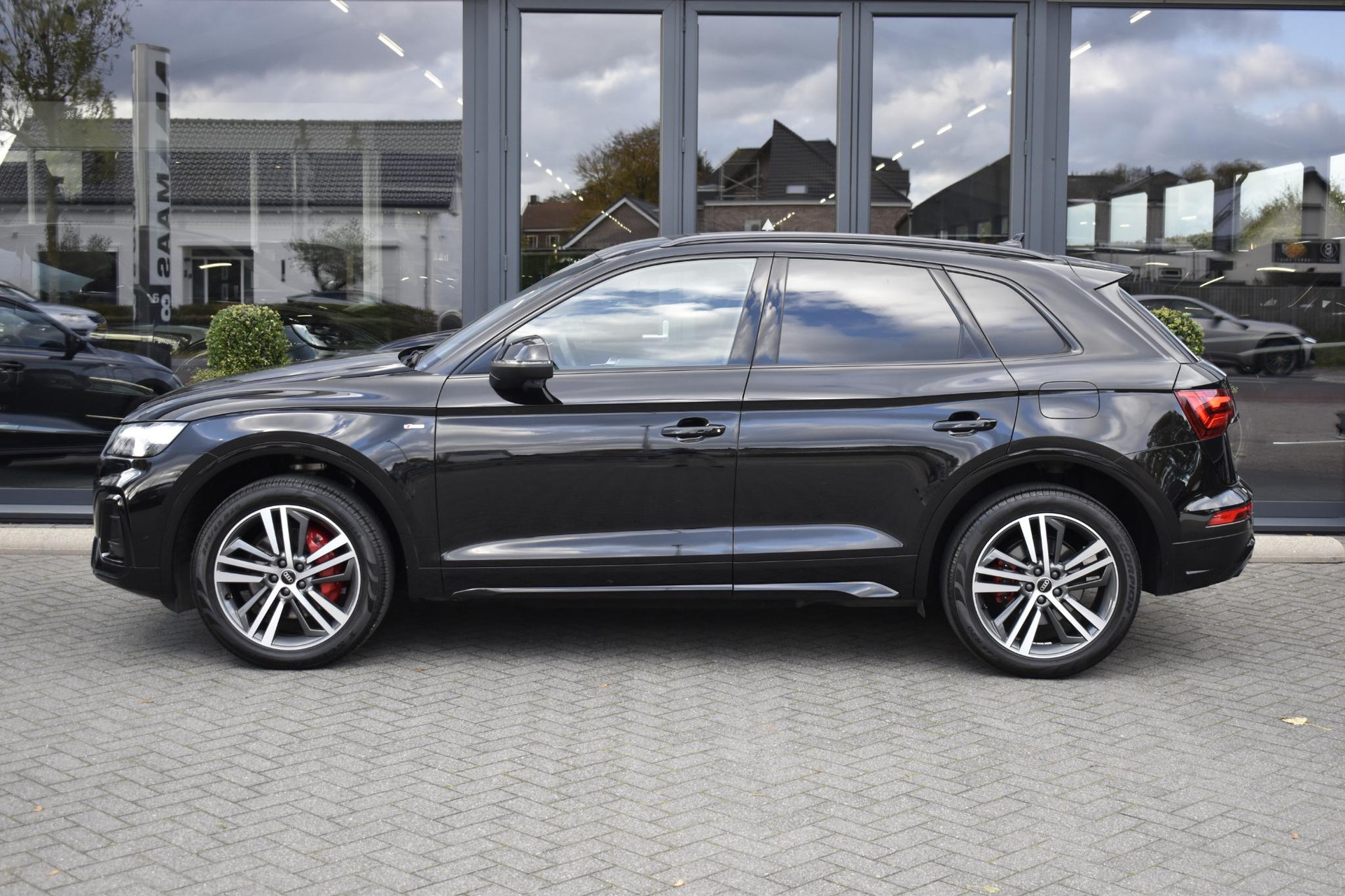 Audi Q5 55 TFSI e S edition 48658666-3.jpg | Maas Auto's