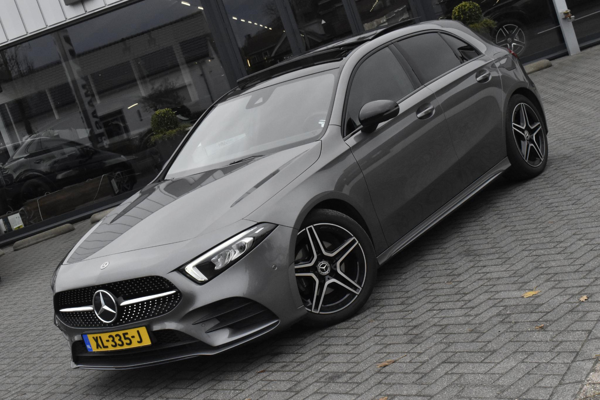 Mercedes-Benz A-Klasse 180 Business Solution AMG Night Upgrade 49407390-2.jpg | Maas Auto's