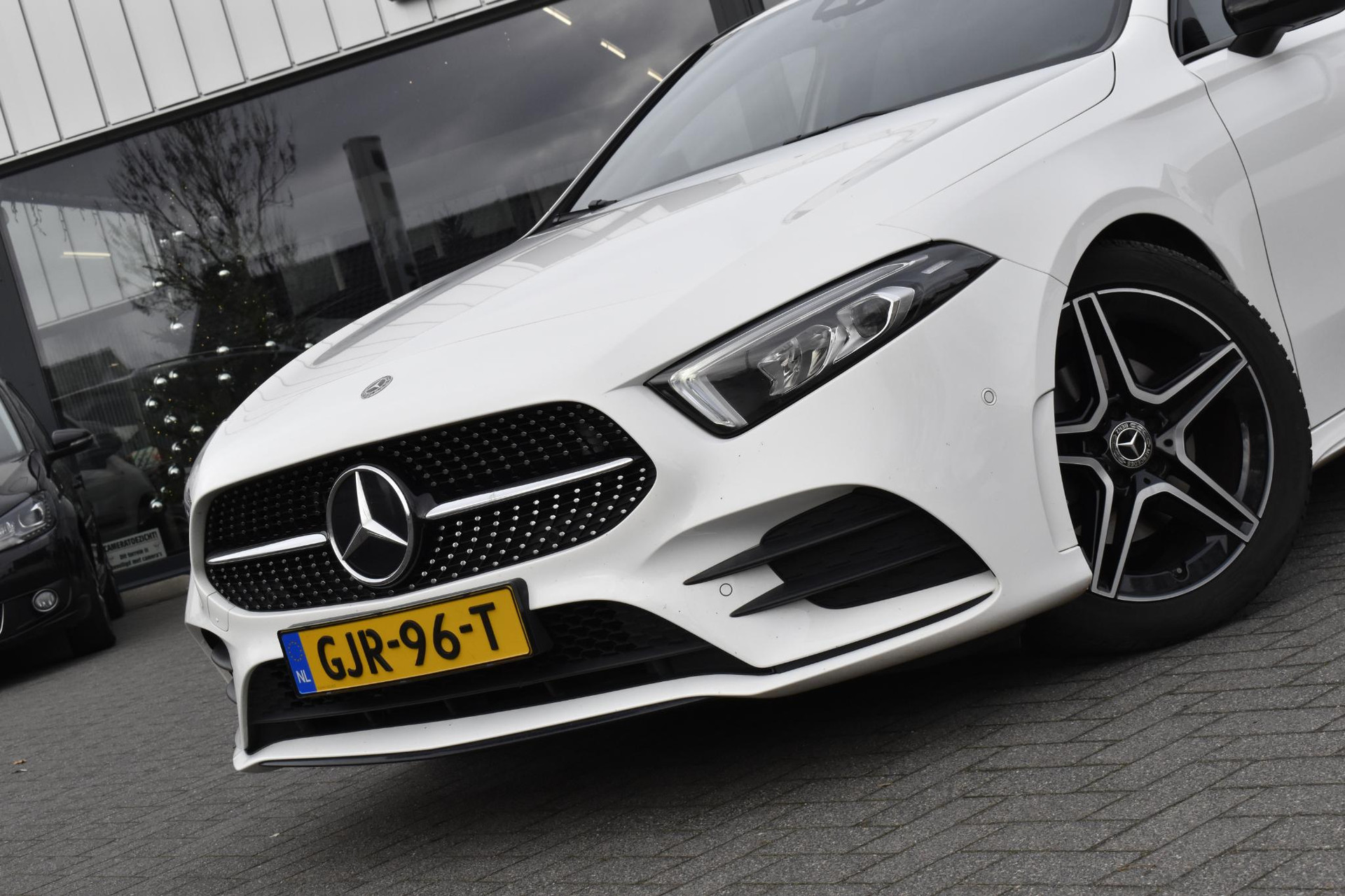Mercedes-Benz A-Klasse 200 Premium 49626588-1.jpg | Maas Auto's