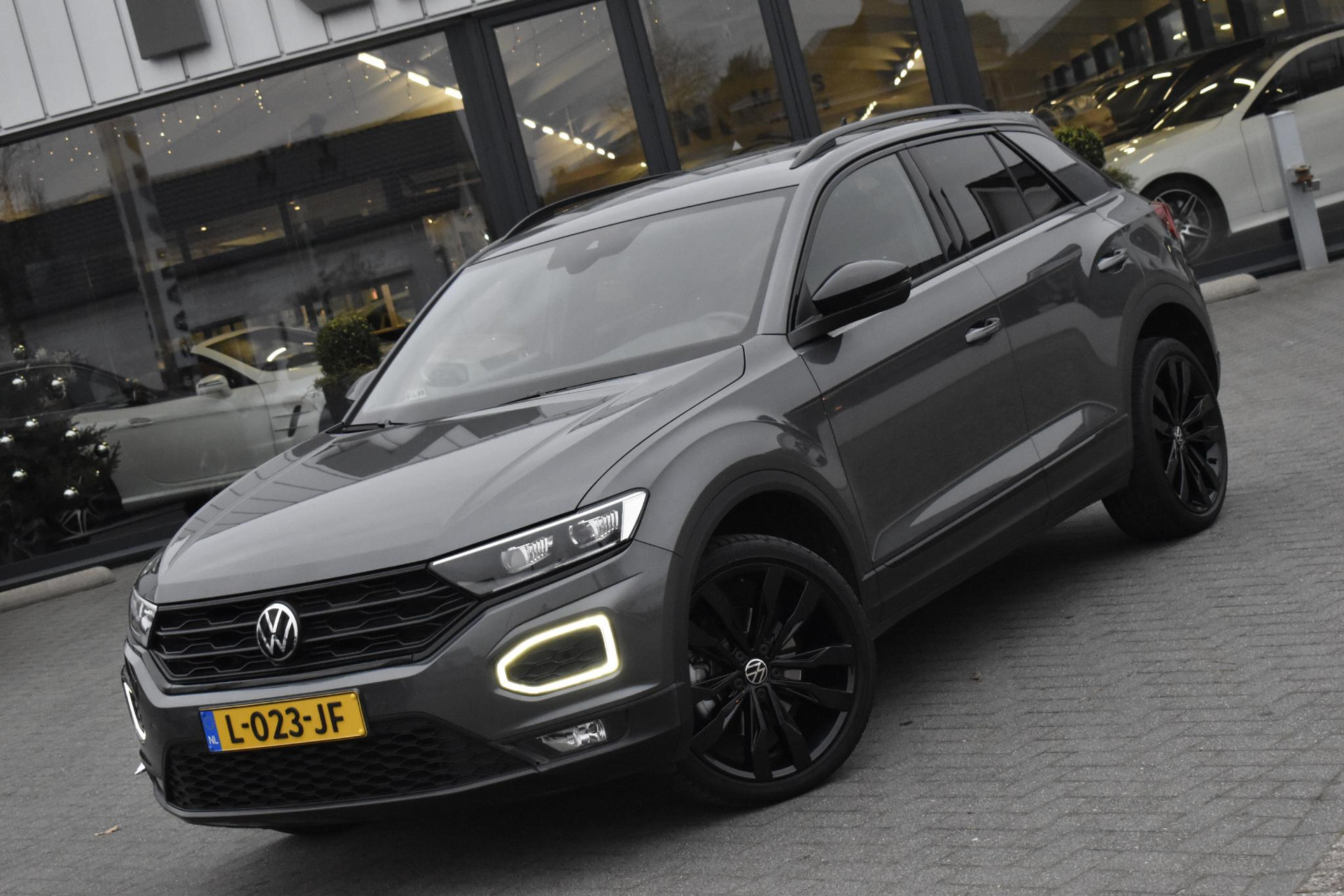 Volkswagen T-Roc 1.5 TSI Sport 50132072-2.jpg | Maas Auto's