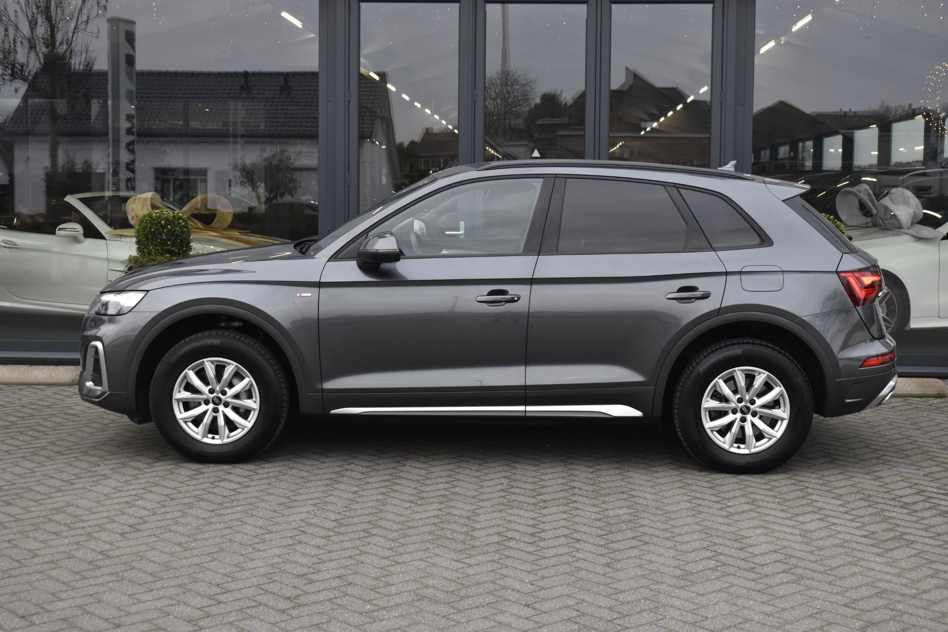 Audi Q5 55 TFSI e S edition 50194181-2.jpg | Maas Auto's
