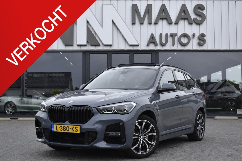 BMW X1 xDrive25e M-Pakket Pano Trekhaak 53218622-0.jpg | Maas Auto's