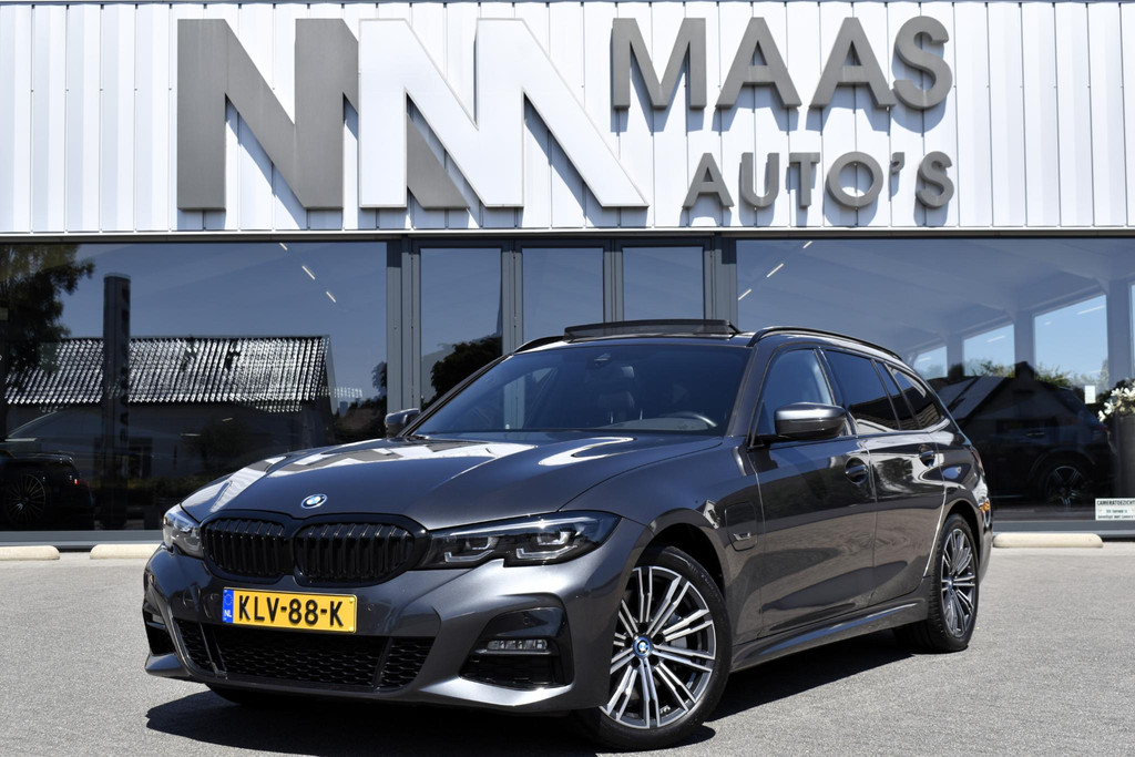 BMW 3 Serie 330E M-Sport High Executive BTW PANO Keyless Camera CarPlay 54144904-0.jpg | Maas Auto's