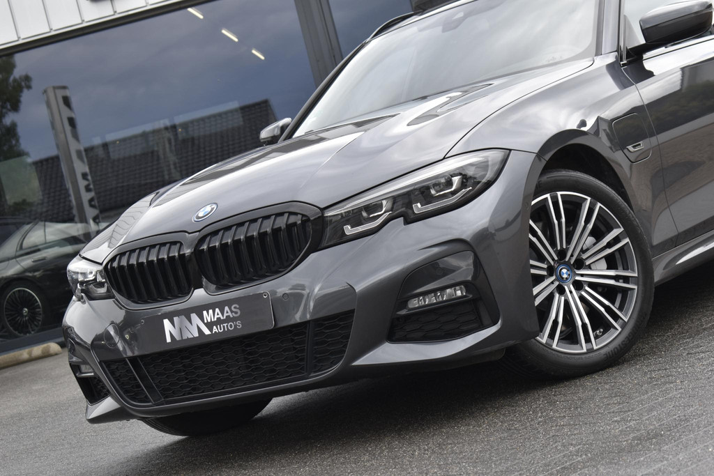 BMW 3 Serie Touring 330e High Executive 54144904-1.jpg | Maas Auto's