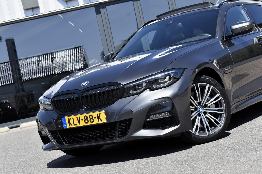 BMW 3 Serie 330E M-Sport High Executive BTW PANO Keyless Camera CarPlay 54144904-1.jpg | Maas Auto's