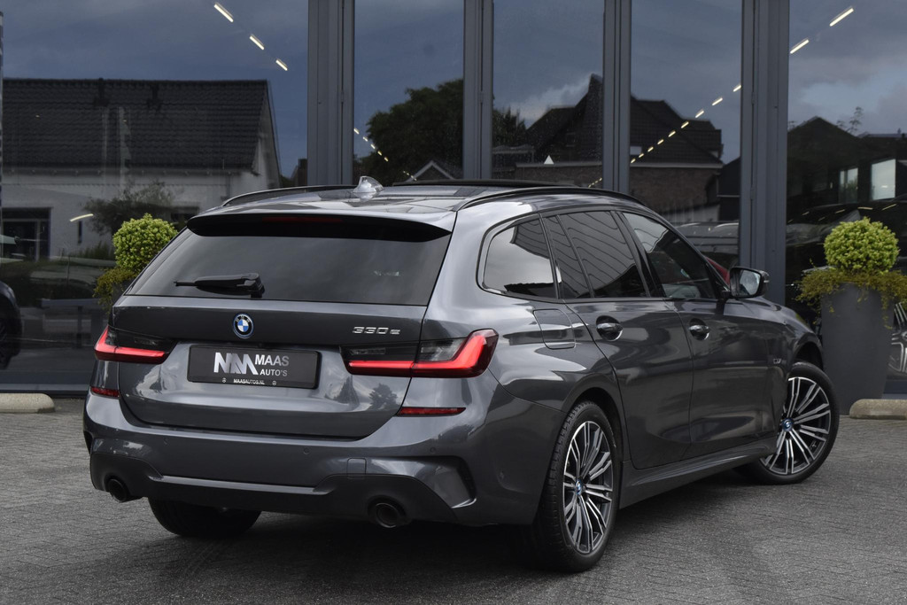 BMW 3 Serie Touring 330e High Executive 54144904-2.jpg | Maas Auto's